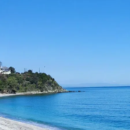 Kiki By The Beach! Kókkinon Nerón